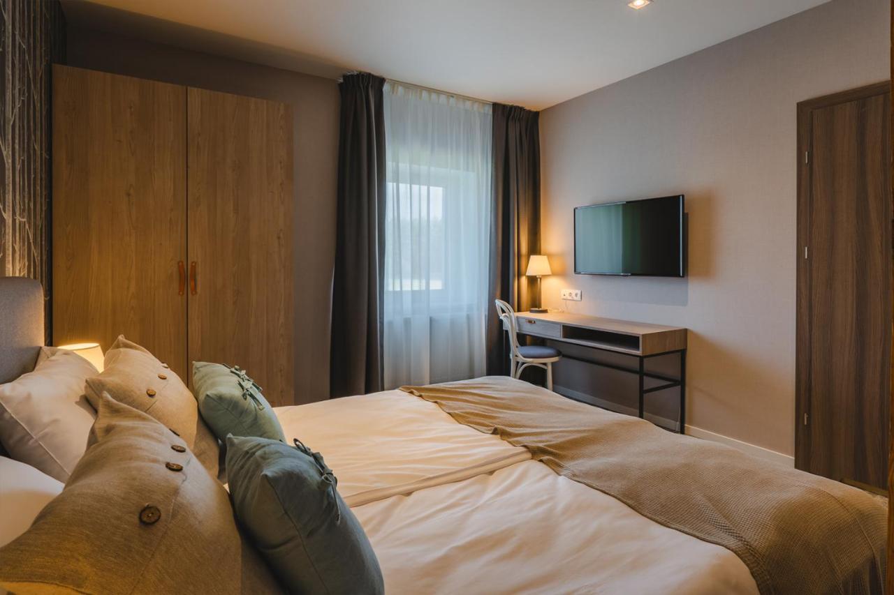 Hotel Odpocznia Resort I Las Jaracz ภายนอก รูปภาพ